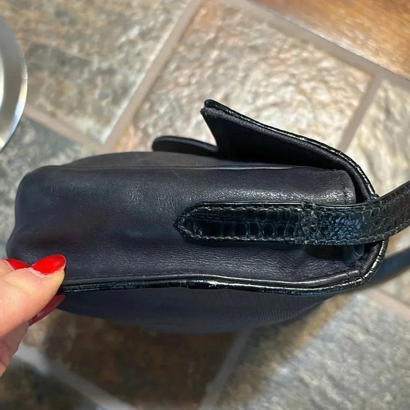 Vintage Fendi Crossbody - GUC - Picture 12 of 14